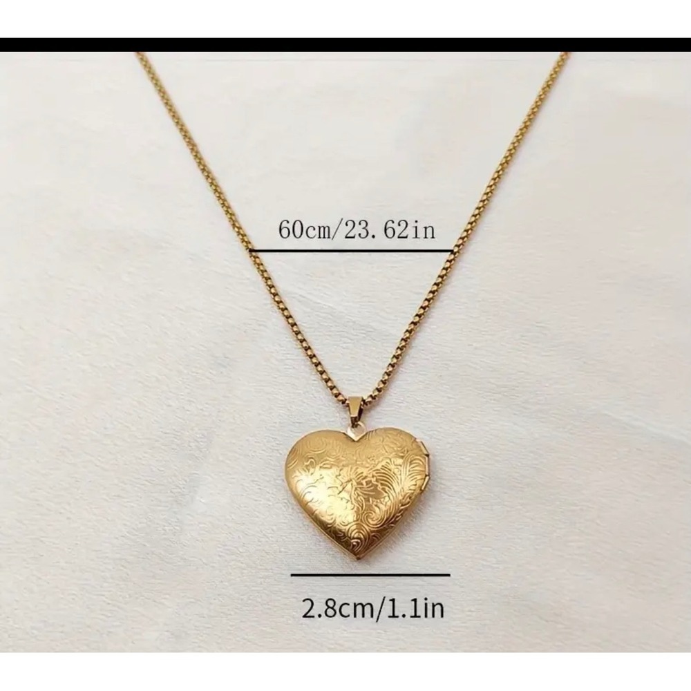 Gold Heart Locket Necklace Filigree Engraved Pendant 23.5 Inch Chain Women‎